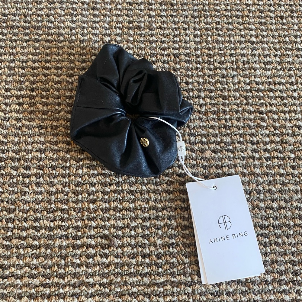 Anine Bing hair accessory
